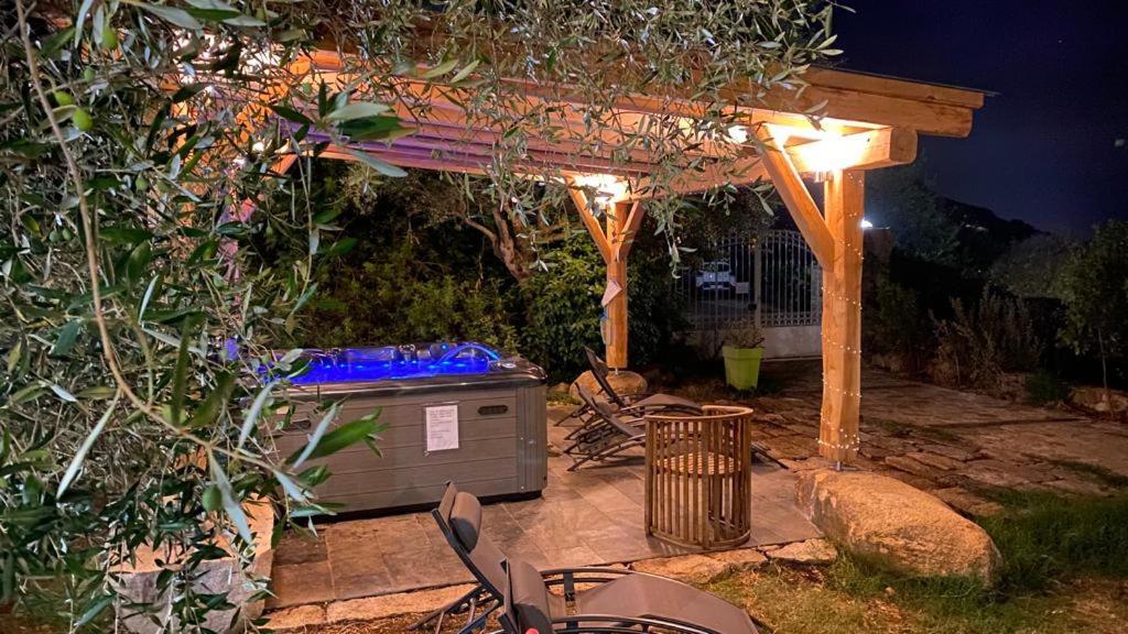 Entre Mer & Maquis, L'Ame De La Corse En Gites De Charme Avec Jacuzzi, Proche Ajaccio Peri Exteriér fotografie